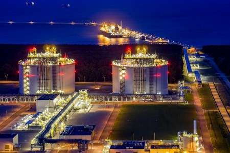 Agreement signed to extend Polish LNG terminal